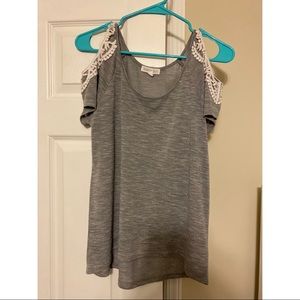 Aeropostale grey short sleeve cold shoulder top size medium